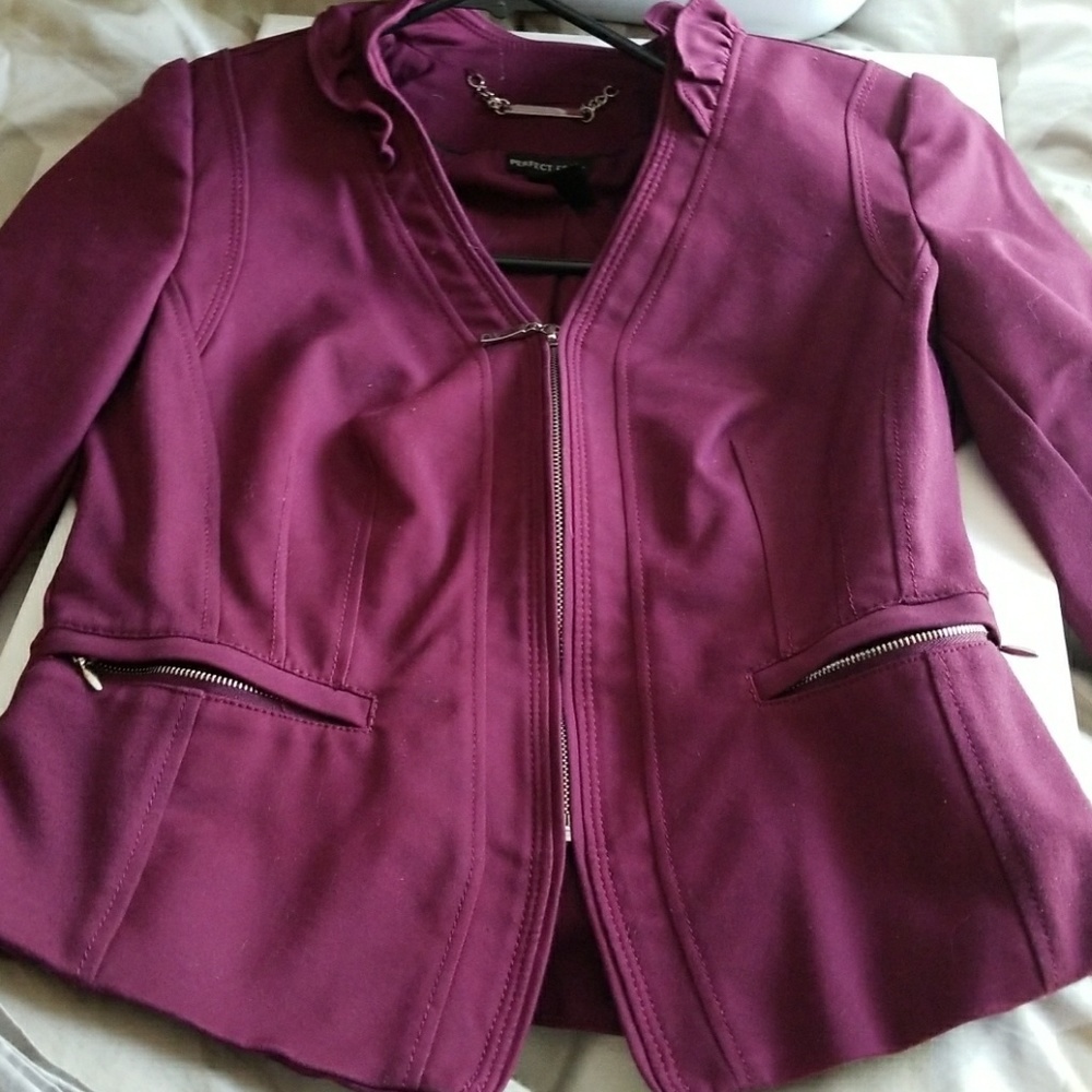 Burgundy 3/4 Sleeve Blazer